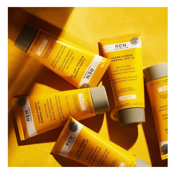 REN Clean Skincare Clean Screen Face Sunscreen - Picture 4 of 8